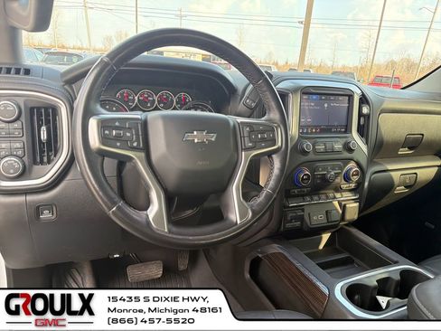 Used 2021 Chevrolet Silverado 1500 LT Trail Boss w/ Convenience Package II image 13