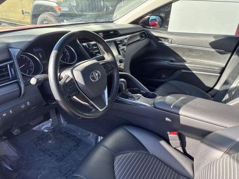 Used 2020 Toyota Camry SE image 12