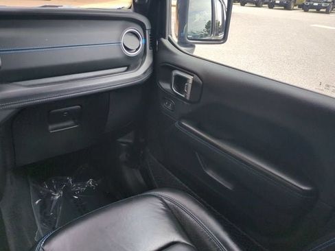 Used 2024 Jeep Wrangler High Altitude AWD/4WD image 17