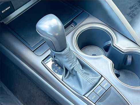 Used 2023 Toyota Camry SE image 16