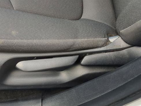 Used 2020 Toyota Corolla LE image 23