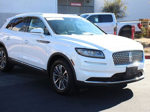 Certified 2022 Lincoln Nautilus AWD w/ Premium Package image 8