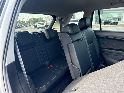 Used 2023 Volkswagen Tiguan SE FWD image 32