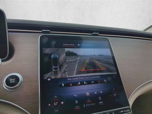 Used 2022 Mercedes-Benz EQS 450+ Sedan image 12