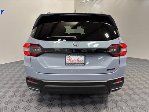 Certified 2025 Honda Pilot Sport image 5