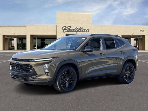 Used 2024 Chevrolet Trax ACTIV w/ Sunroof Package image 30