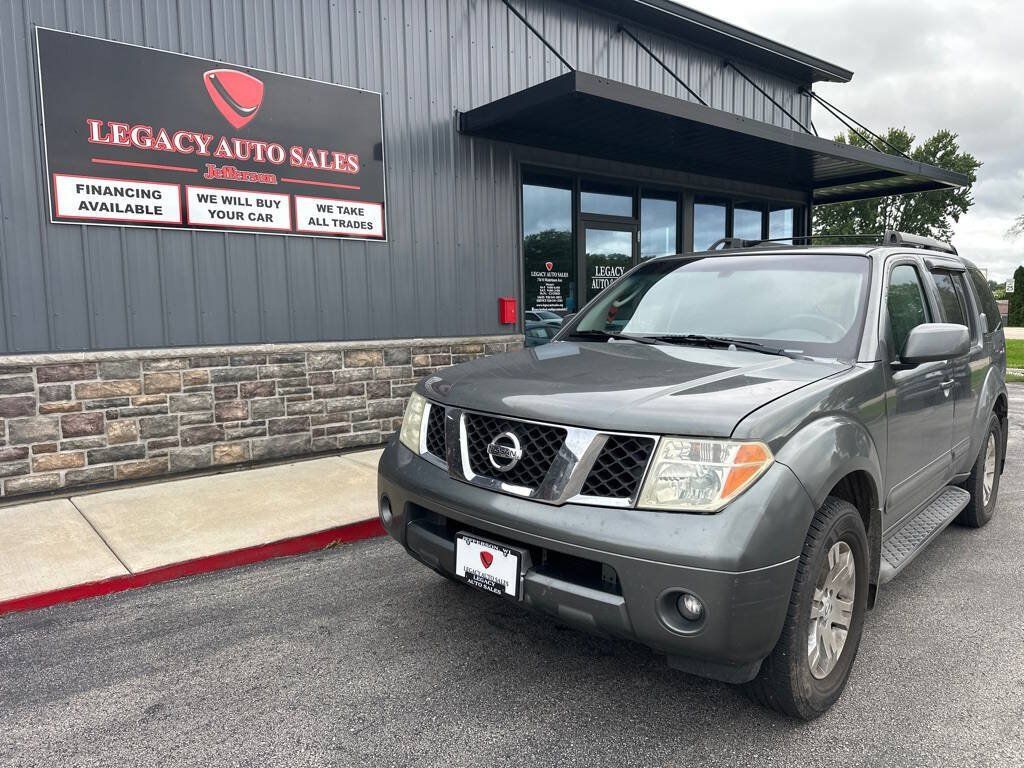 Used 2006 Nissan Pathfinder LE AWD/4WD image 1