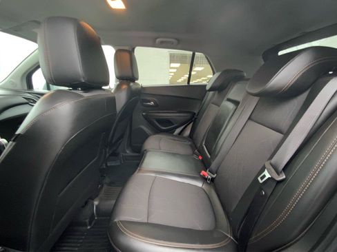 Used 2018 Chevrolet Trax LT w/ LT Convenience Package FWD image 11