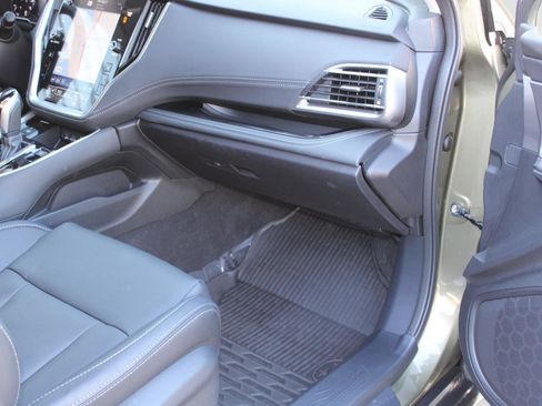 Used 2025 Subaru Outback Touring image 39