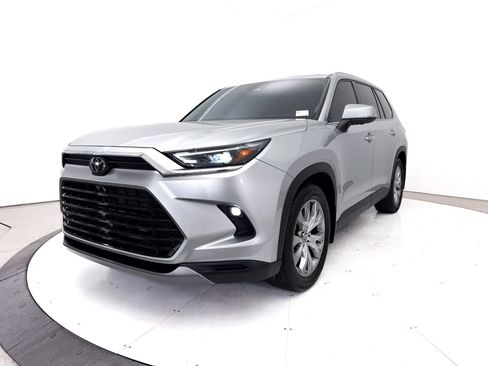 Used 2024 Toyota Grand Highlander FWD image 15