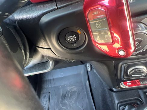 Used 2020 Jeep Gladiator Rubicon AWD/4WD image 26