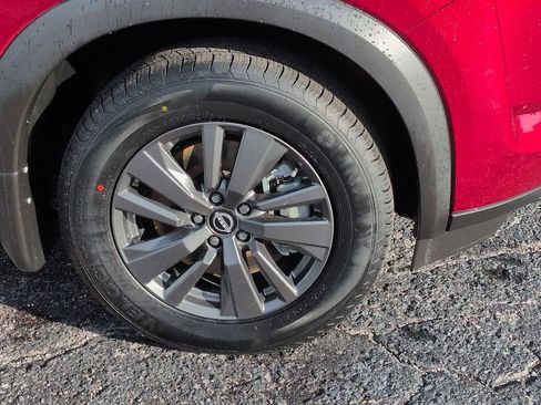 Certified 2023 Nissan Pathfinder SV FWD image 11