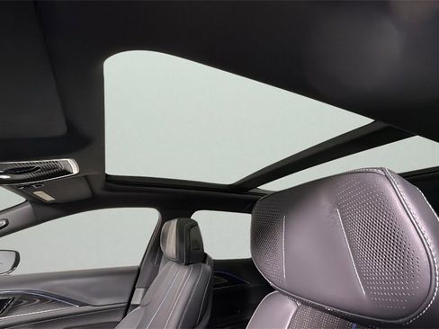 Used 2024 Cadillac Lyriq Luxury image 45