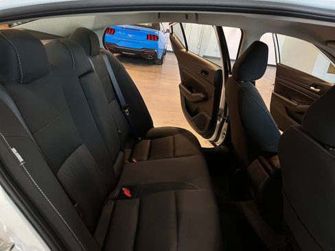 Used 2025 Nissan Altima 2.5 SV FWD image 36