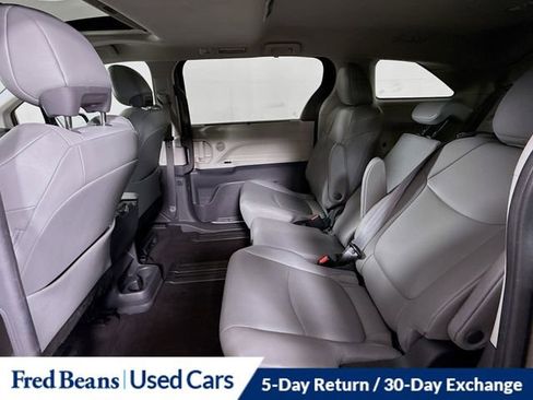 Used 2024 Toyota Sienna XLE image 25