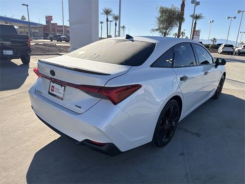 Used 2022 Toyota Avalon XSE image 5