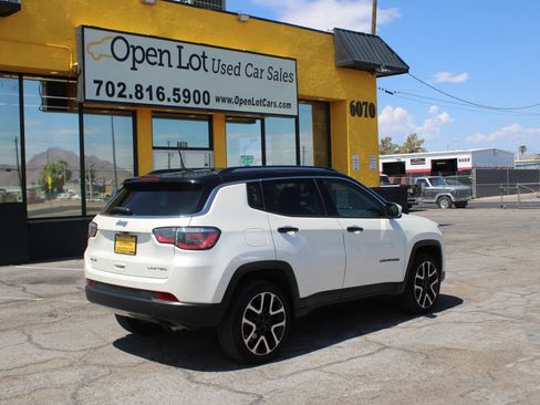 Used 2018 Jeep Compass Limited w/ Navigation Group AWD/4WD image 5