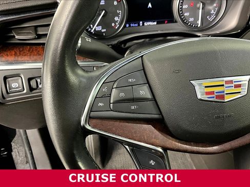Used 2022 Cadillac XT5 Premium Luxury w/ Technology Package FWD image 10