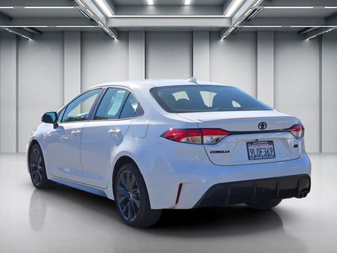 Used 2024 Toyota Corolla SE FWD image 6