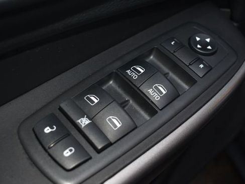 Used 2019 Jeep Cherokee Limited w/ Luxury Group image 15