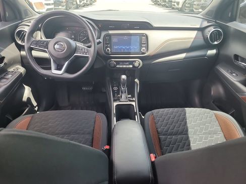 Used 2021 Nissan Kicks SR FWD image 13
