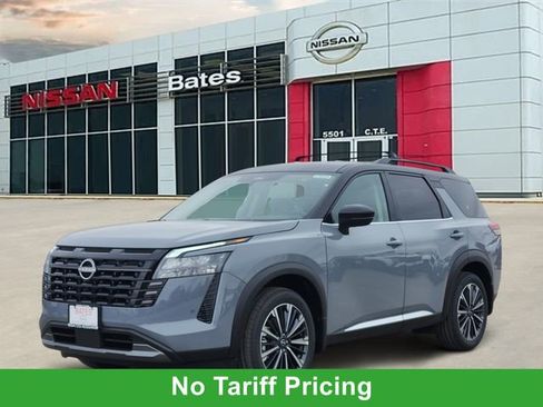 New 2026 Nissan Pathfinder Platinum image 2