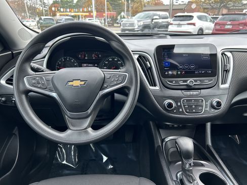 Used 2022 Chevrolet Malibu LT image 19