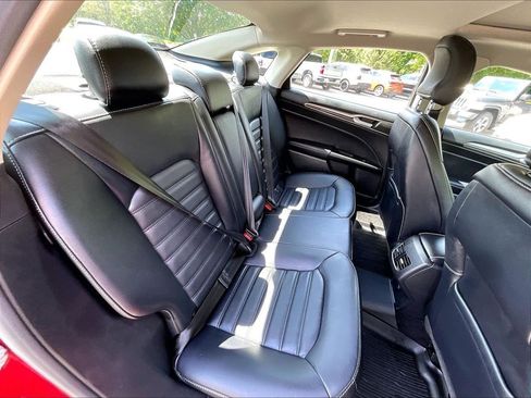 Used 2017 Ford Fusion SE w/ Fusion SE Technology Package AWD/4WD image 19