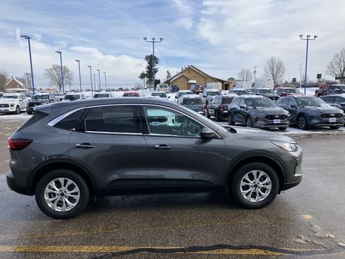 Used 2023 Ford Escape Active w/ Tech Pack #2 image 5