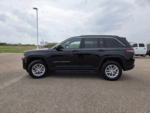 New 2026 Jeep Grand Cherokee Laredo AWD/4WD image 4