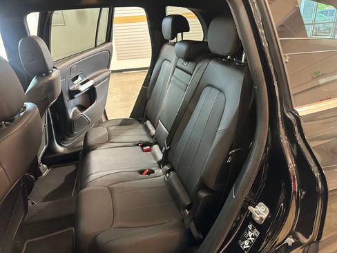 Used 2025 Mercedes-Benz GLB 250 image 43