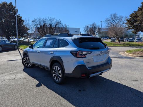 Used 2023 Subaru Outback Limited image 7