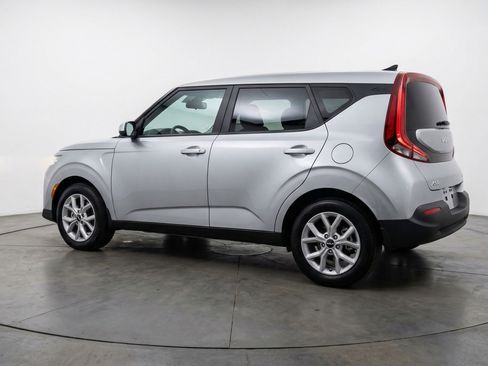 Used 2025 Kia Soul LX w/ LX Technology Package image 6