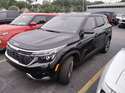 Used 2024 Kia Seltos S FWD image 12