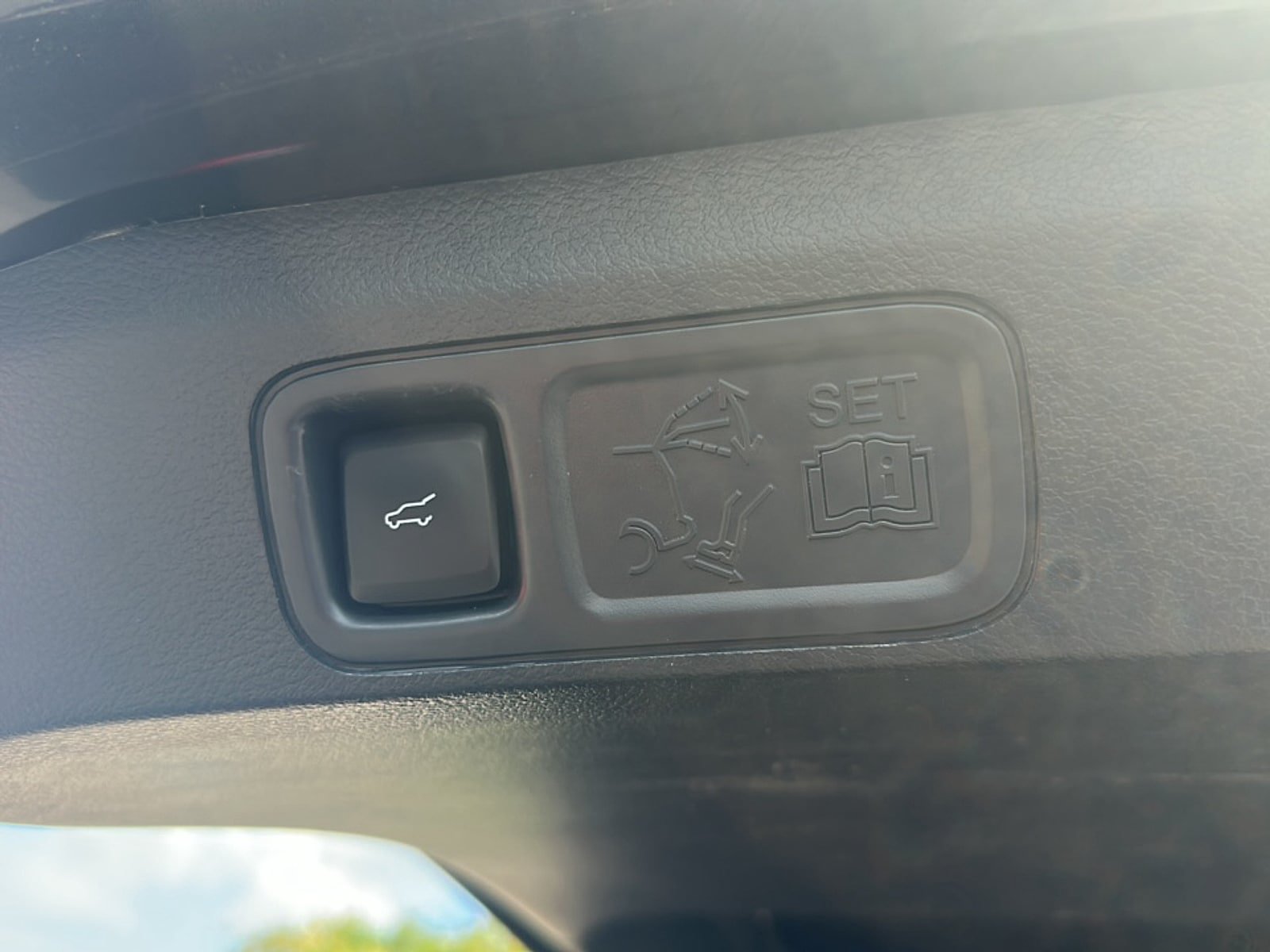 Used 2023 Ford Expedition Limited RWD image 14