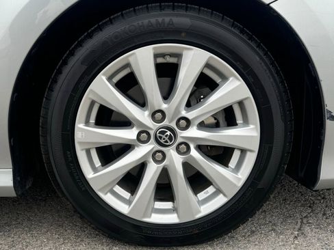 Used 2018 Toyota Camry LE image 12