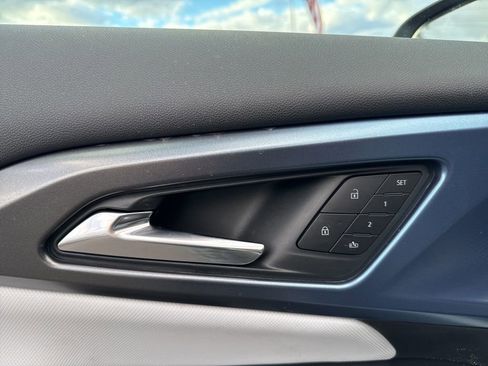 New 2026 Chevrolet Equinox EV LT image 11