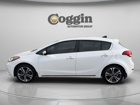 Used 2016 Kia Forte EX image 2