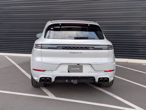 Certified 2025 Porsche Cayenne S AWD/4WD image 6