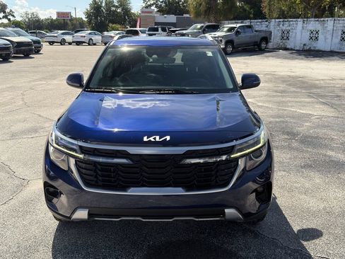 Certified 2025 Kia Seltos EX w/ EX Sunroof Package FWD image 3