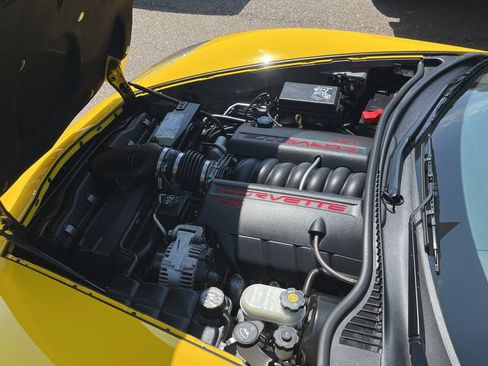 Used 2007 Chevrolet Corvette Coupe w/ Preferred Equipment Group RWD image 7