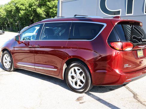 Used 2020 Chrysler Pacifica Limited FWD image 6