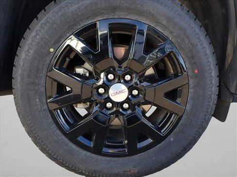 Used 2023 GMC Acadia SLT image 7