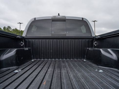 Used 2021 Toyota Tacoma TRD Off-Road AWD/4WD image 15
