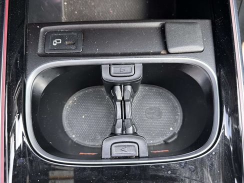 Used 2023 Mercedes-Benz GLB 250 4MATIC image 26