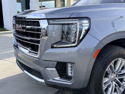 Used 2023 GMC Yukon SLT w/ SLT Luxury Package image 10