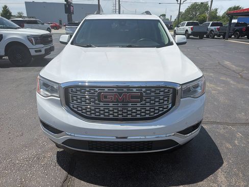 Used 2018 GMC Acadia Denali w/ Technology Package AWD/4WD image 4