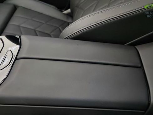 Used 2025 BMW 540i xDrive w/ M Sport Package AWD/4WD image 49