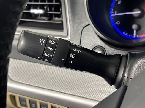 Used 2017 Subaru Outback 2.5i Premium image 18