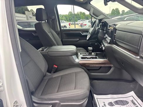 Used 2024 GMC Sierra 1500 Elevation w/ Preferred Package AWD/4WD image 12
